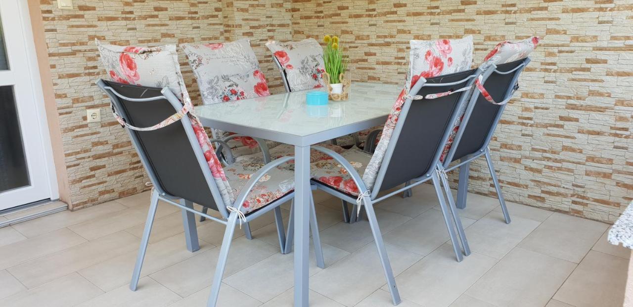 Holiday Home Begonja Привлака Екстериор снимка