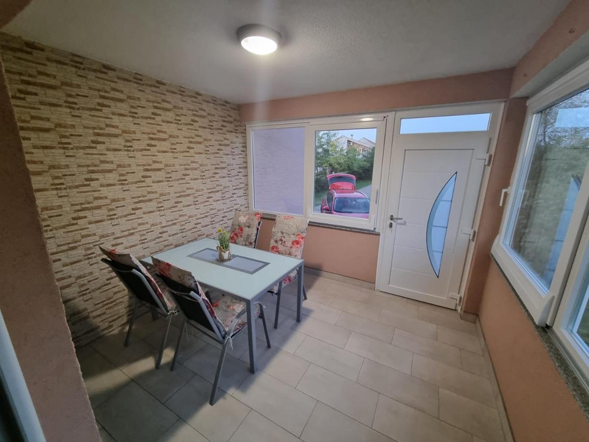 Holiday Home Begonja Привлака Екстериор снимка
