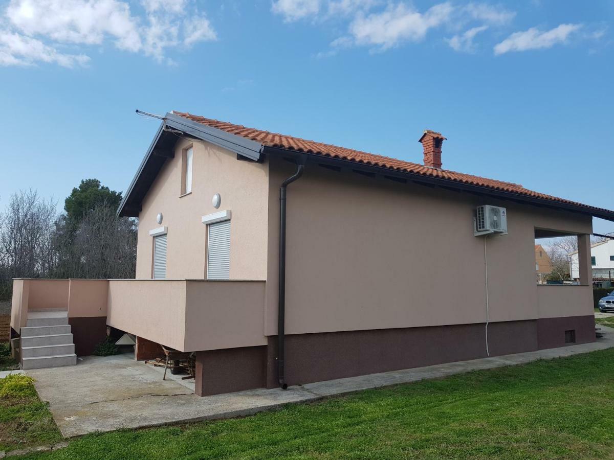 Holiday Home Begonja Привлака Екстериор снимка